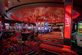 Tampilan meja dealer live dengan multi-kamera HD